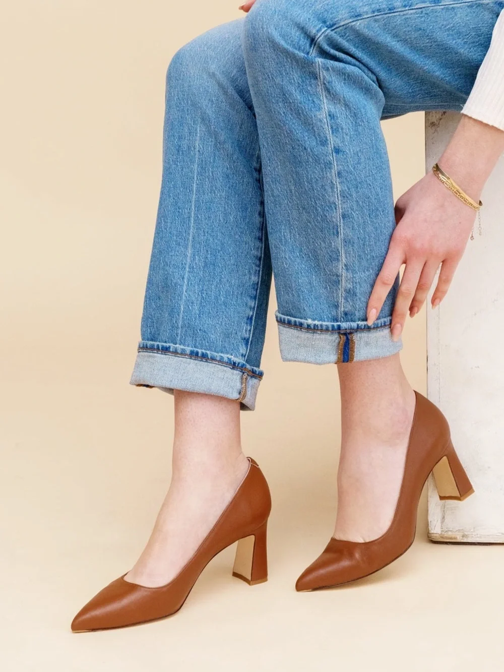 ALLY Shoes Caramel Brown Leather Pointed Block Heel Pumps 37.5B / US 7 7.5
